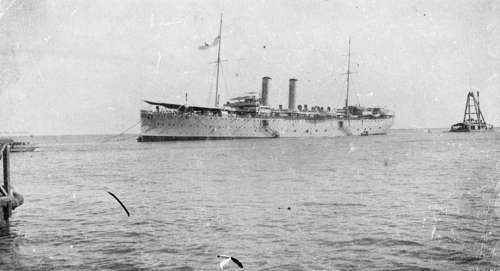 Photograph of British troopship Hardinge 1915